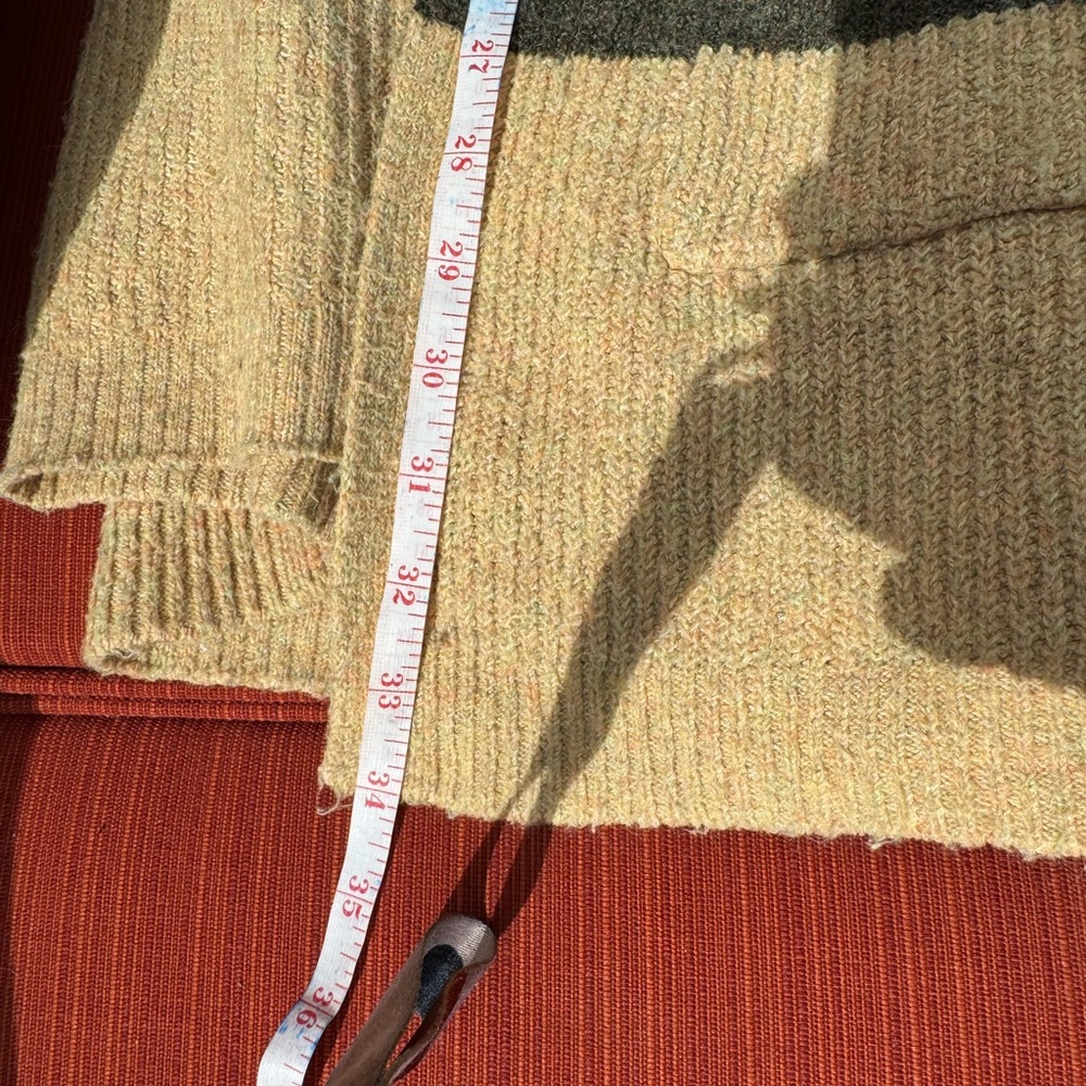 Colorblock Cardigan Sweater With Pockets - Picture 5 of 5